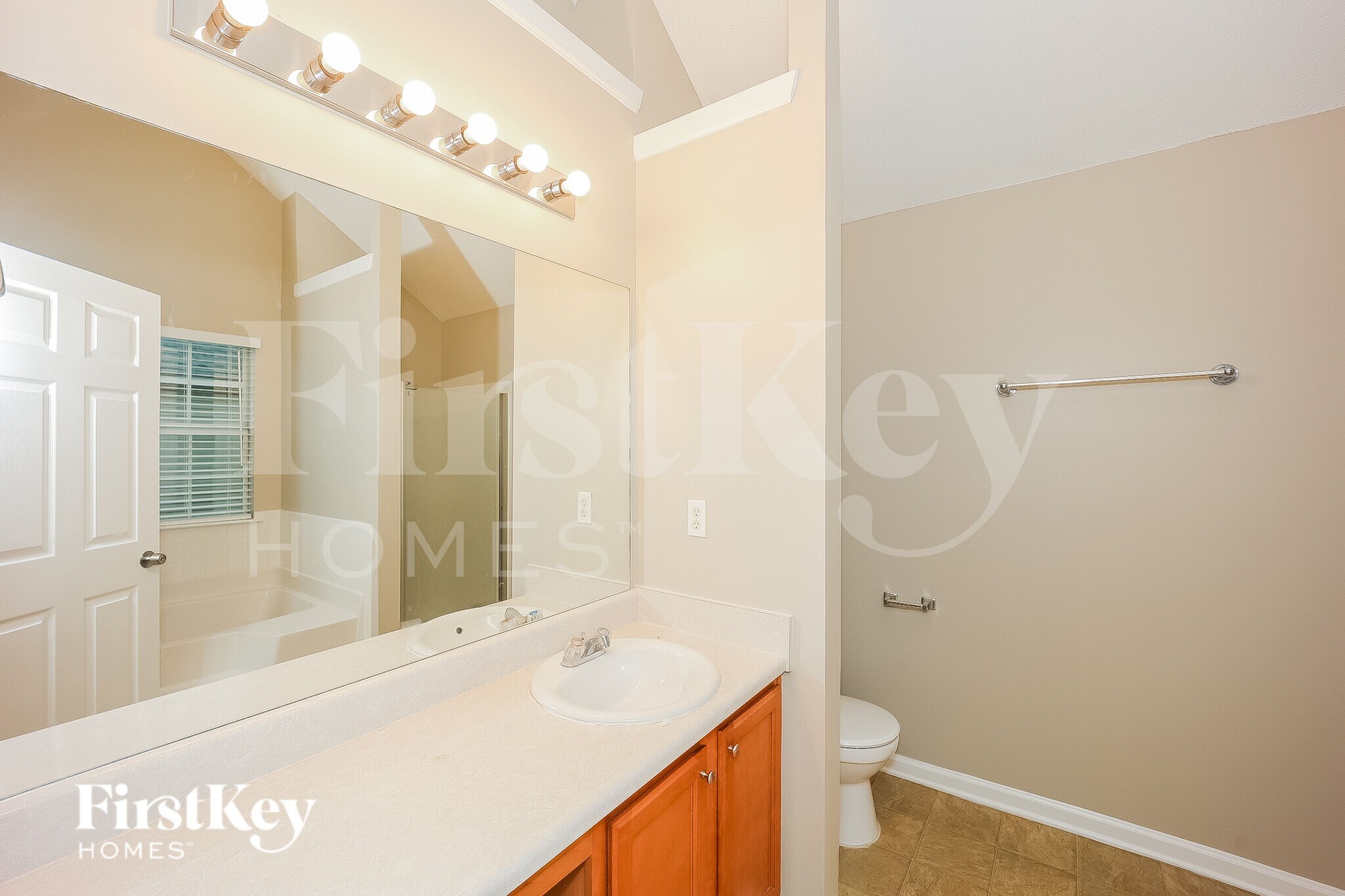 Building Photo - 980 Brisley Cir