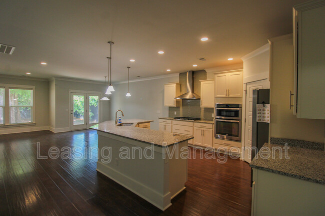 Building Photo - 1129 Bright Ct