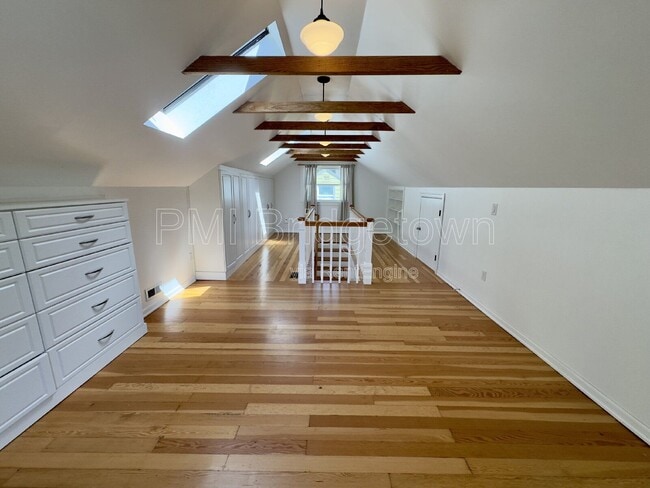 Building Photo - 2315 SE 38th Ave