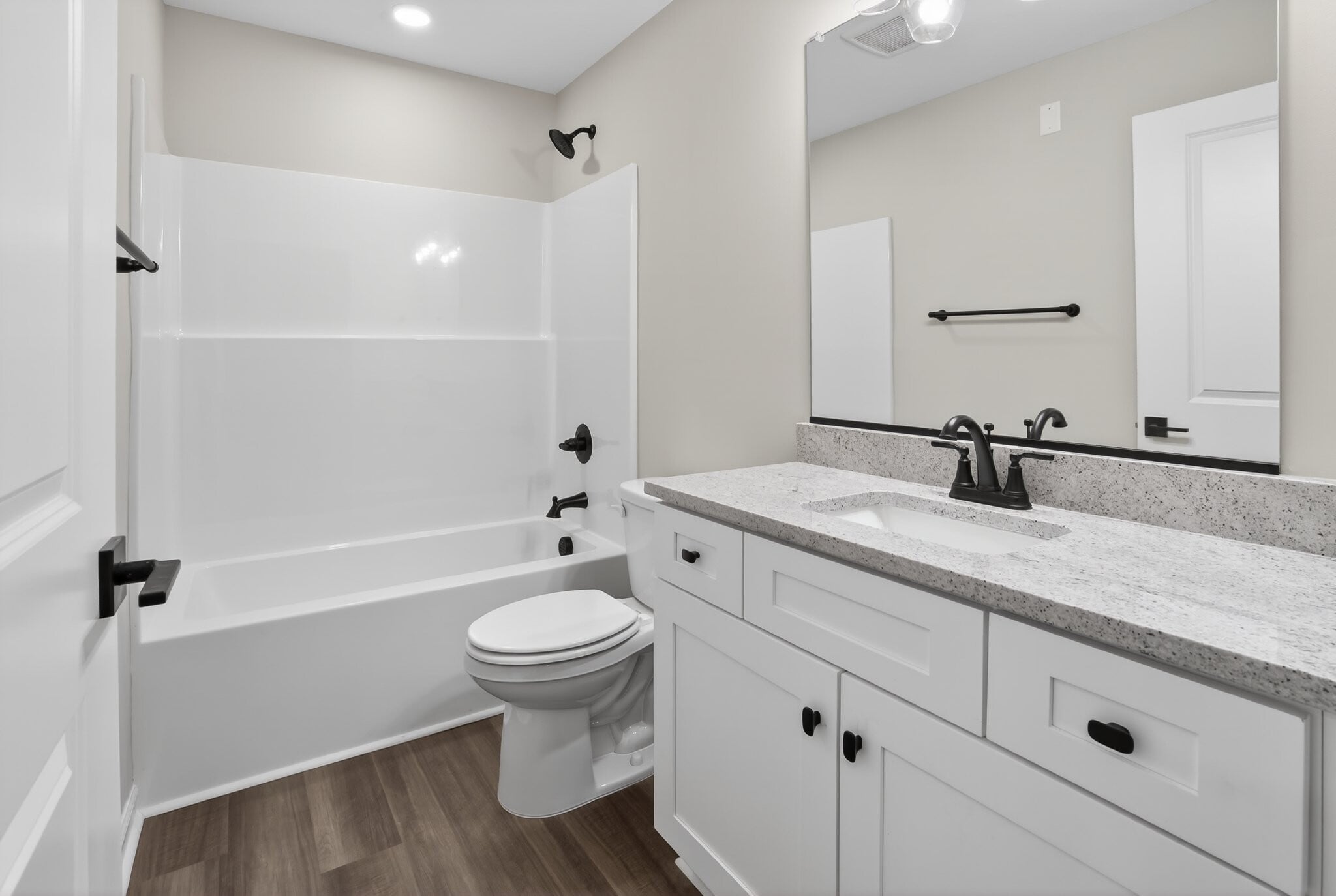 Building Photo - 7055 Hanesbrook Cir