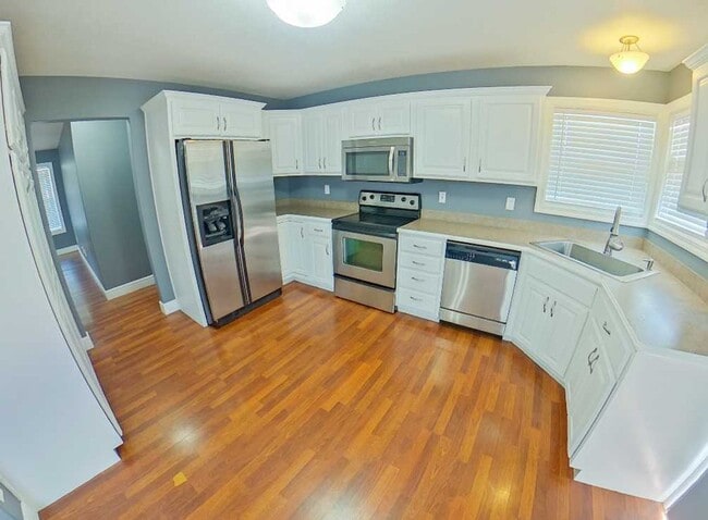 Building Photo - Fenced In Yard + Pet Friendly + Bonus Storage Shed + Stainless Steel Appliances + Washer & Dryer ...