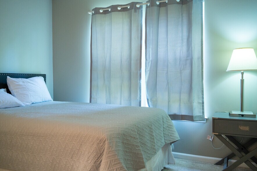 Building Photo - 5320 Starflower Dr