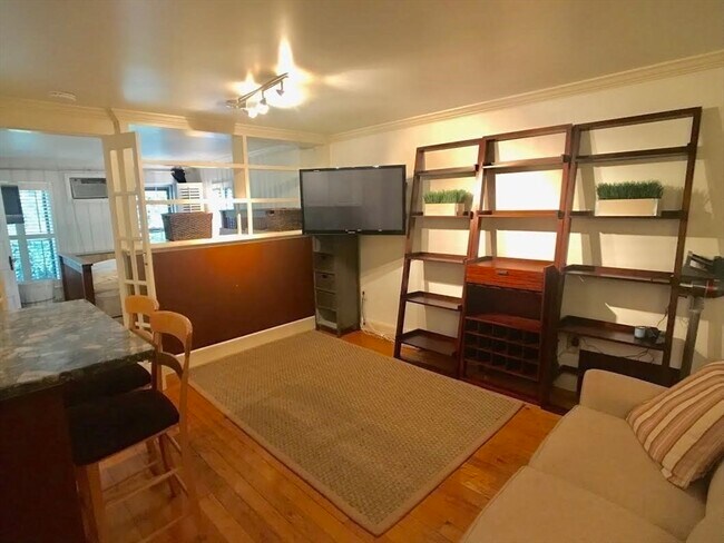 Building Photo - 36C Joy St