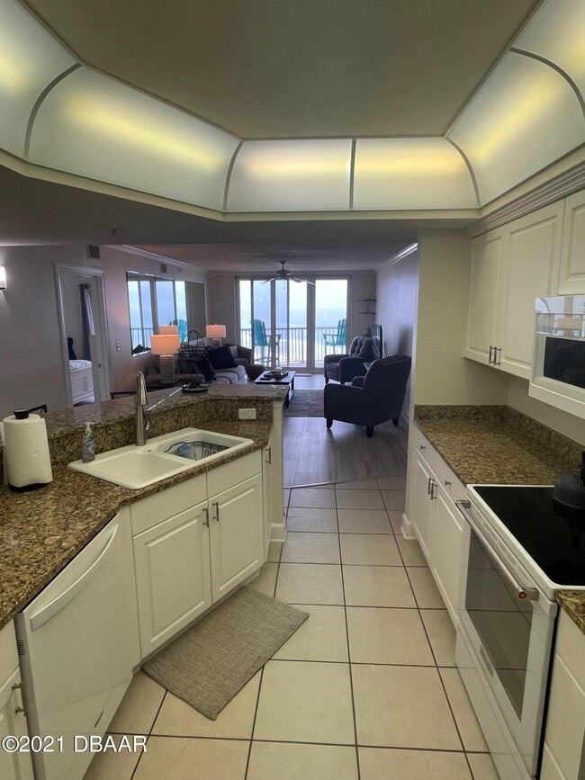 Building Photo - 2055 S Atlantic Ave