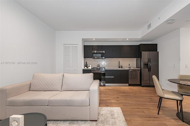 Building Photo - 398 NE 5th St