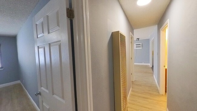 Building Photo - 3535 N San Joaquin St