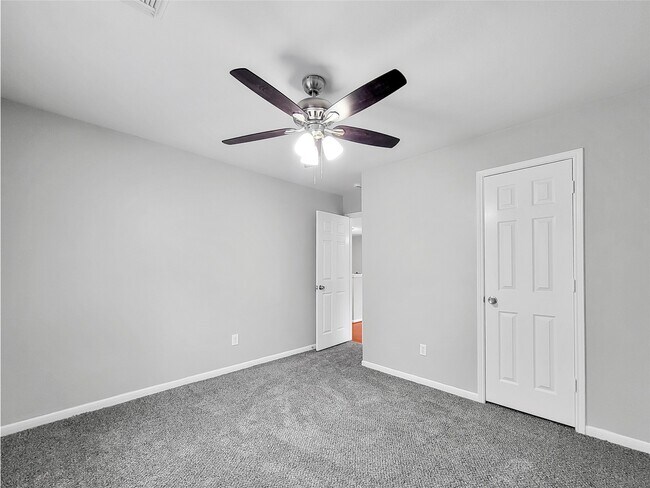 Building Photo - 7026 Blanco Pines Dr
