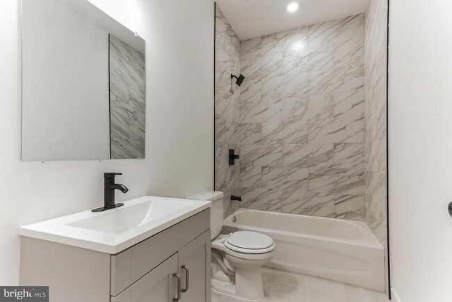 Building Photo - 6116 E Wister St