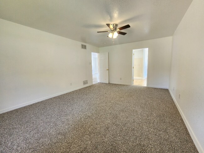 Building Photo - 2202 Cowhand Pl