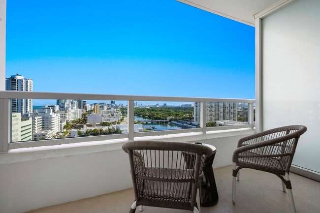 Building Photo - 4401 Collins Ave