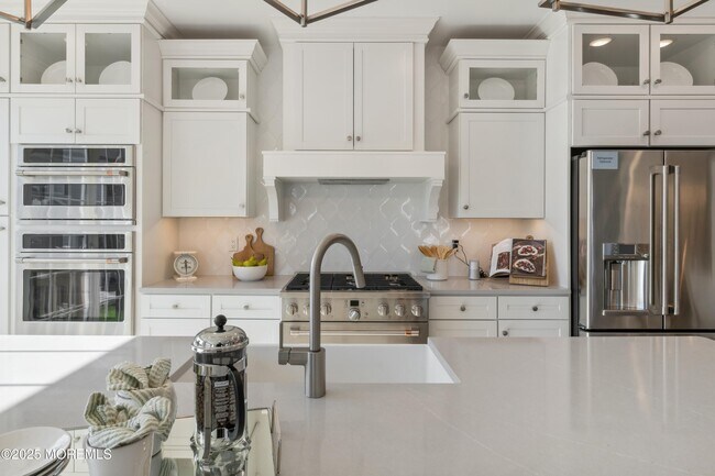 Building Photo - 4061 Heron Dr