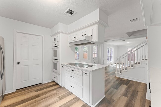 Building Photo - 17711 Fireside Dr