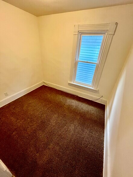 Building Photo - 439-441 E Dover St