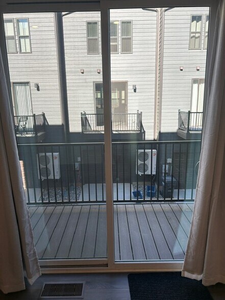 Building Photo - 6155 Station Crossing Ave