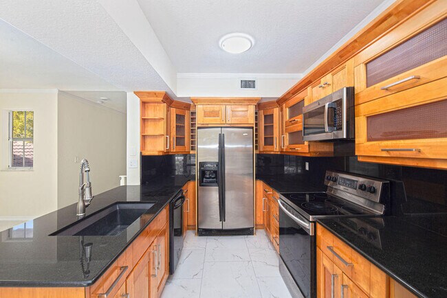 Building Photo - 2400 Centergate Dr