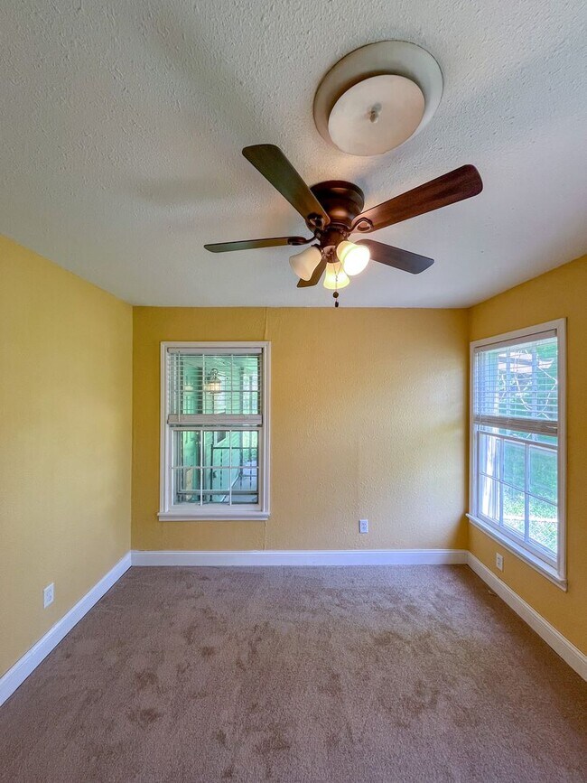 Building Photo - Available NOW!!!! This charming 1 story, 2...