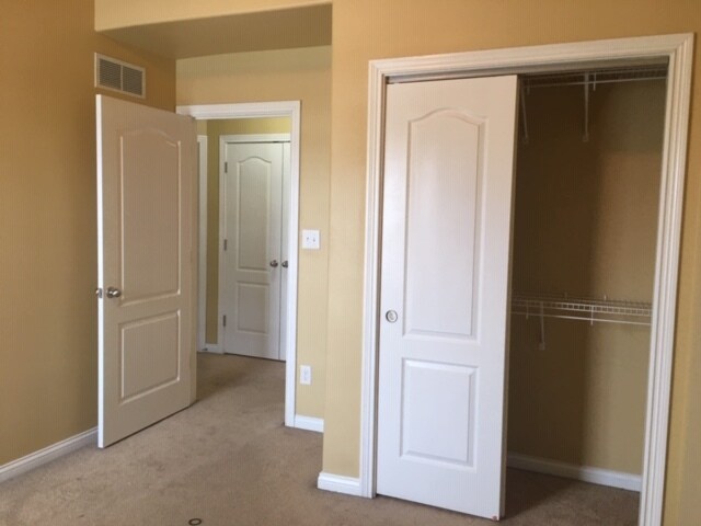 Building Photo - 331 Burley Ave