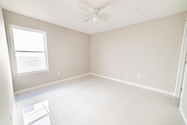 Building Photo - 315 Dorel Dr
