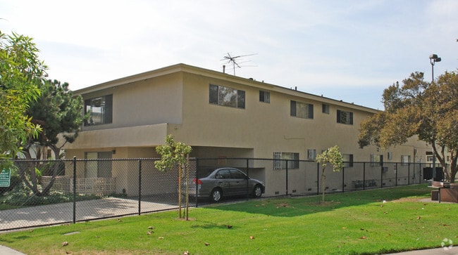 Building Photo - 3431 Vinton Ave