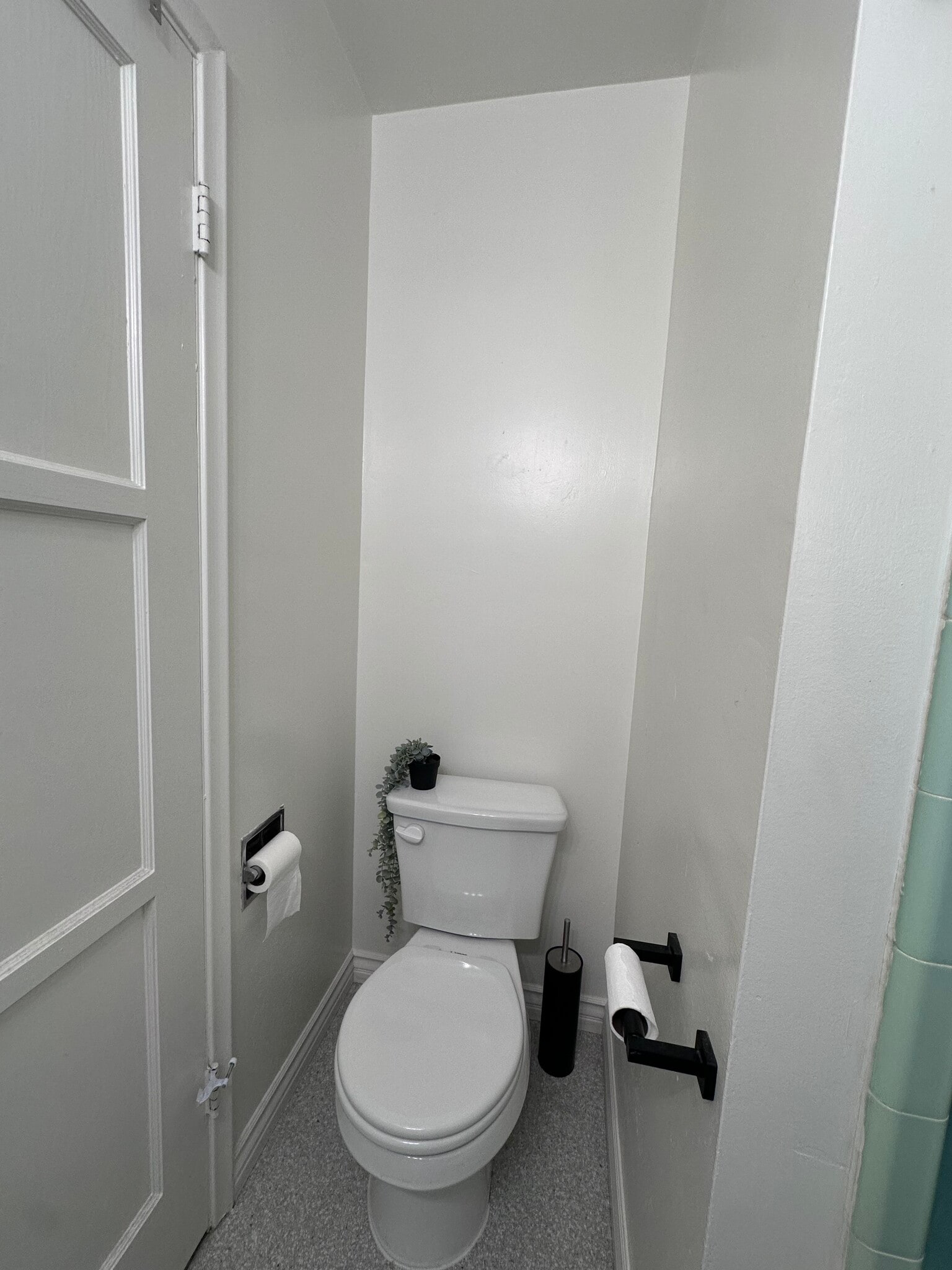 Building Photo - 1130 E Marshall Pl