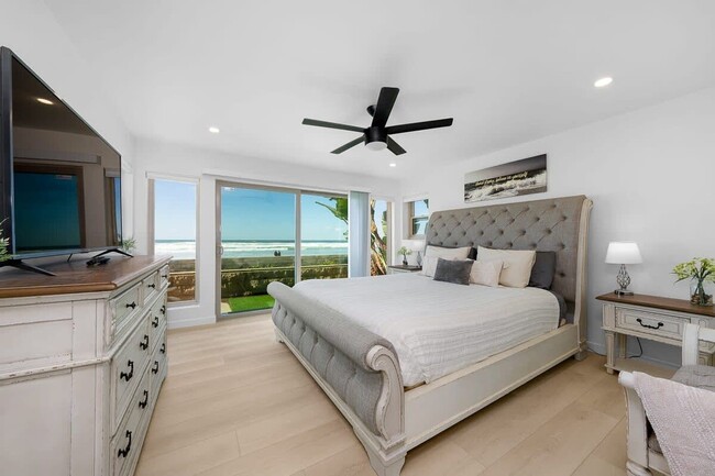 Building Photo - 3901 Ocean Front Walk