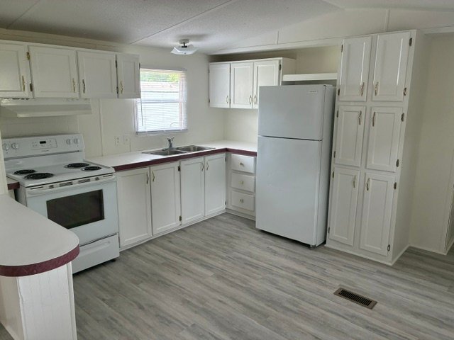 Building Photo - 1220 Clearwater Springs Rd