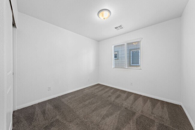 Building Photo - 4 Bedroom Home in Southern Highlands