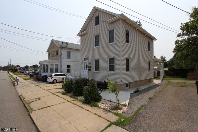 Building Photo - 115 New St