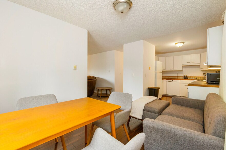 Building Photo - 15704 Ash Way