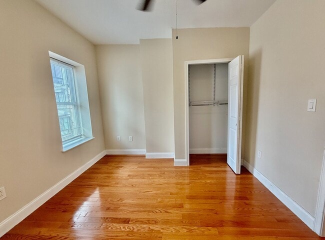 Building Photo - SPACIOUS 3BR/1BA HOUSE w/ Central AC-HARDW...