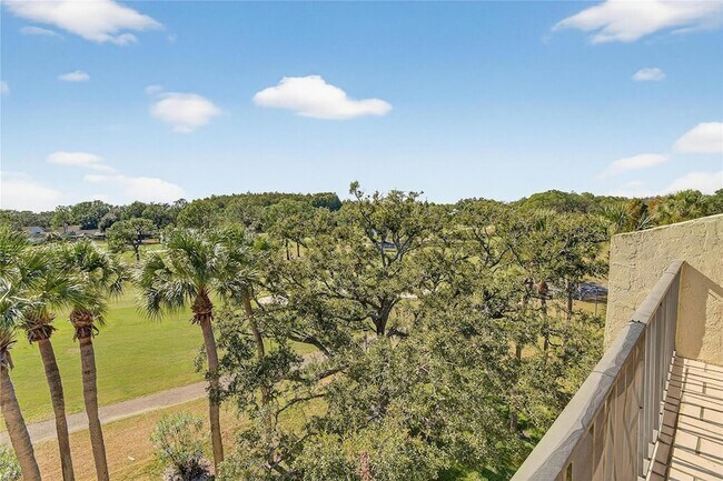 Building Photo - 13618 Greenfield Dr