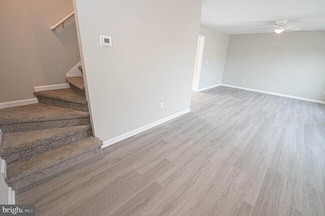 Building Photo - 242 Morgans Ct