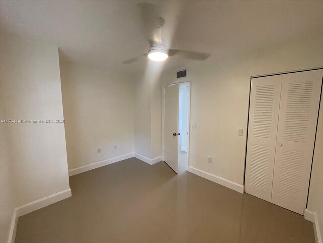 Building Photo - 12370 SW 52nd Pl