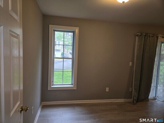 Building Photo - 157 Leeder Hill Dr