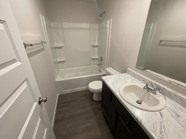Building Photo - *Pre-leasing* Three Bedroom | Two Bath Hom...
