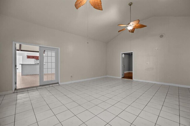 Building Photo - 6619 Indian Lake Dr