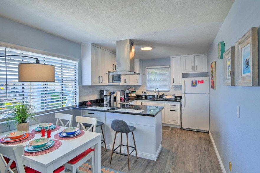 Building Photo - 434 Larkin St