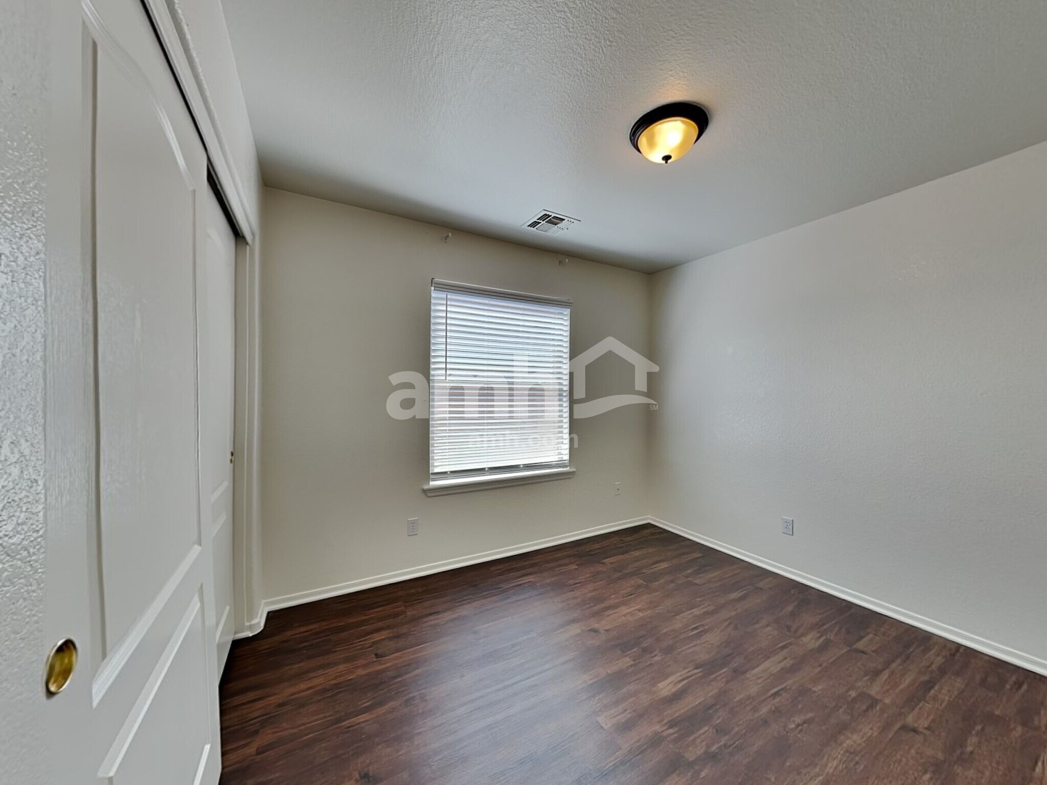 Building Photo - 2992 W Belle Ave