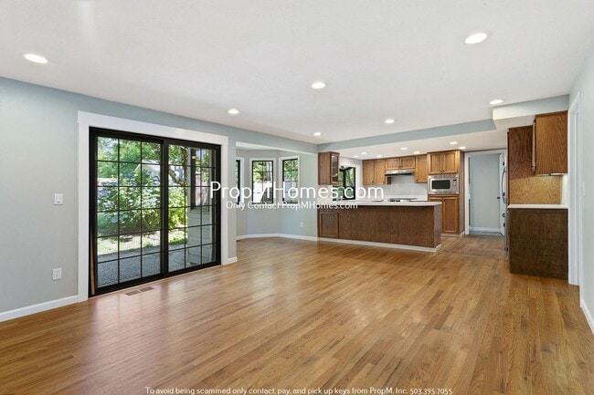 Building Photo - Updated Three Bedroom Home in Tigard!