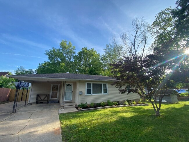 Primary Photo - 3 Bedroom/1 Bathroom Home in Midtown Jones...