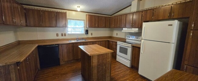 Building Photo - 400 Reneau St