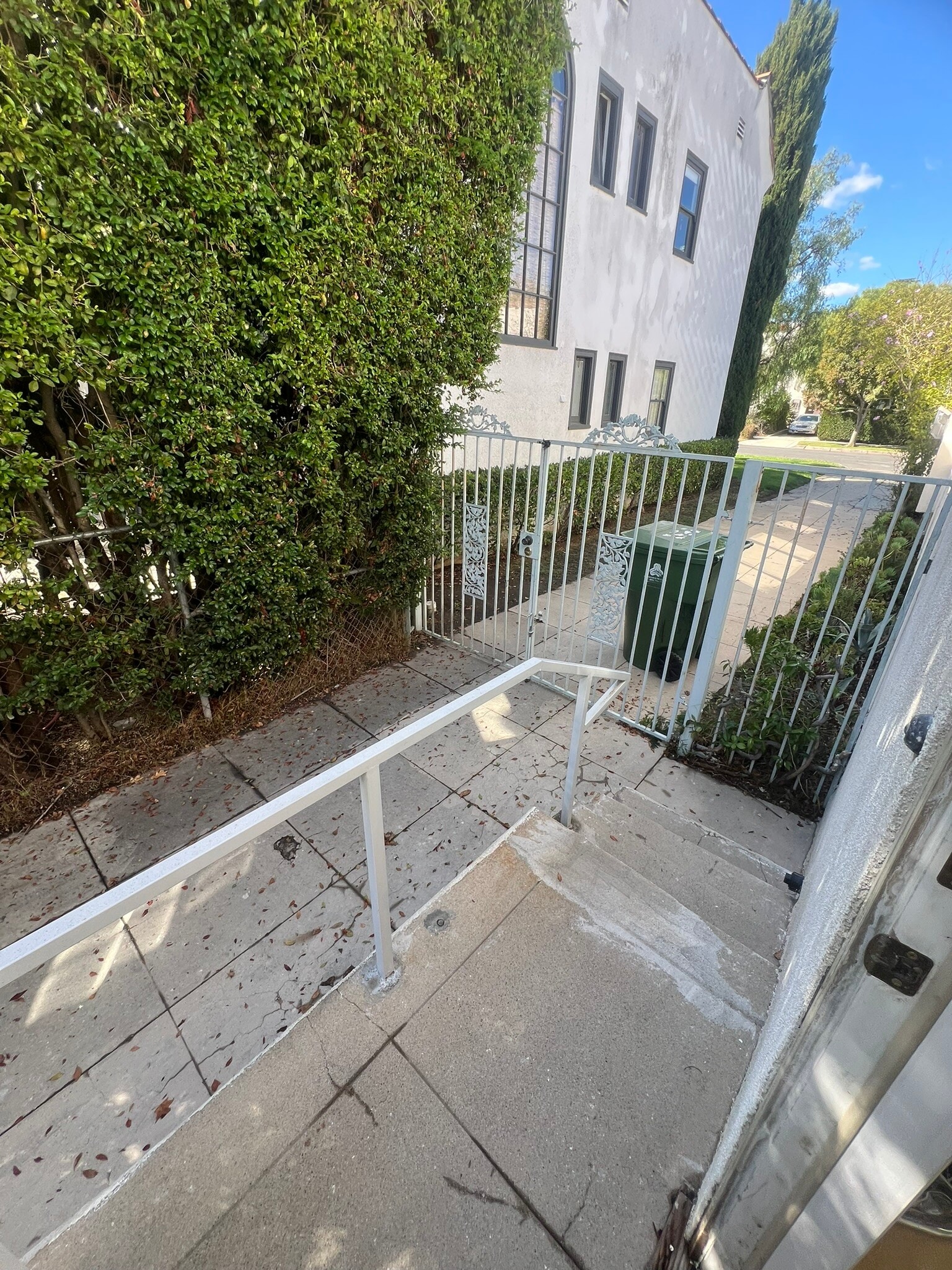 Building Photo - 1234 Keniston Ave