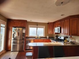 Building Photo - 227 Captain Eames Cir