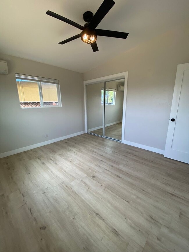 Building Photo - Renovated Beach house just a few blocks from the Beach/Pier in the highly desirable IB Community!