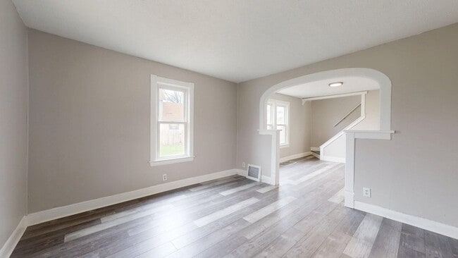 Building Photo - Lorain 2 Bedroom Single Family Home