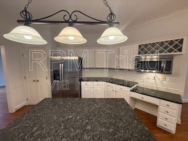 Building Photo - 4210 Shoal Creek Dr