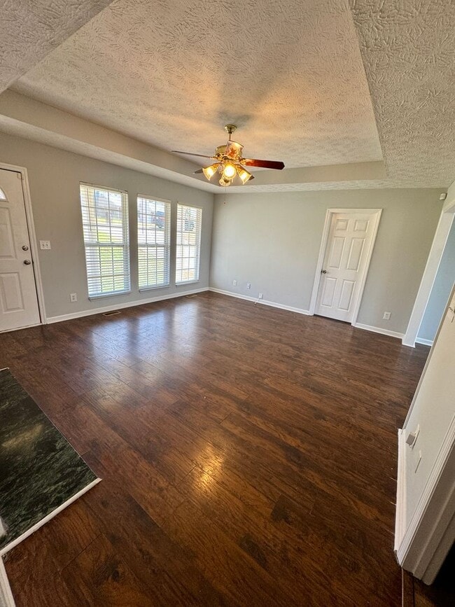 Building Photo - 3 bed & 2 bath located in Oxford! Additional photos coming soon!