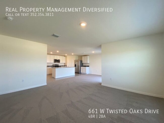 Building Photo - 4801 N Forest Ridge Blvd