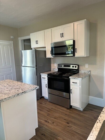 Building Photo - 97 N Reamstown Rd