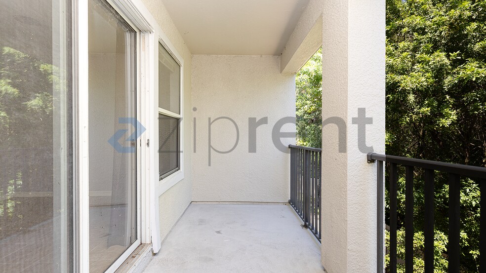 Building Photo - 522 Wheaton Trent Pl